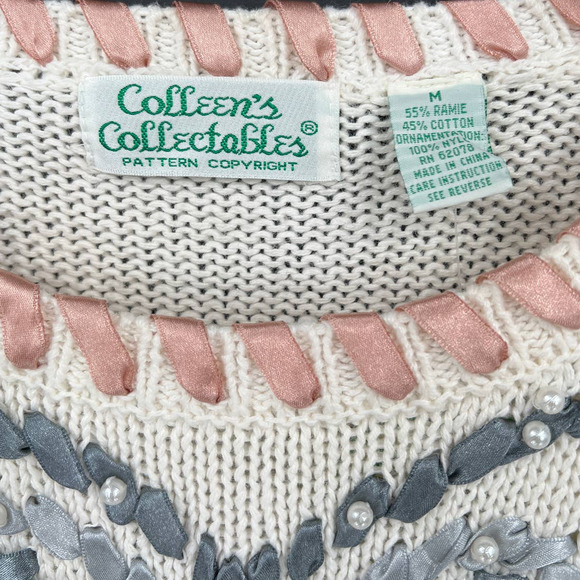 Colleen’s Collection Embroidered Sweater - Picture 4 of 11